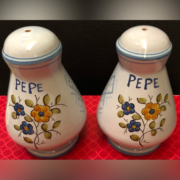 Vintage Pepper shakers Handcrafted in Italy 3.75” Tall New Without Box - Picture 1 of 8